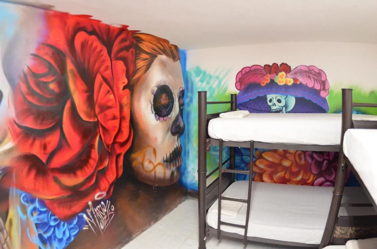 Fiesta Party Hostel - كانكون