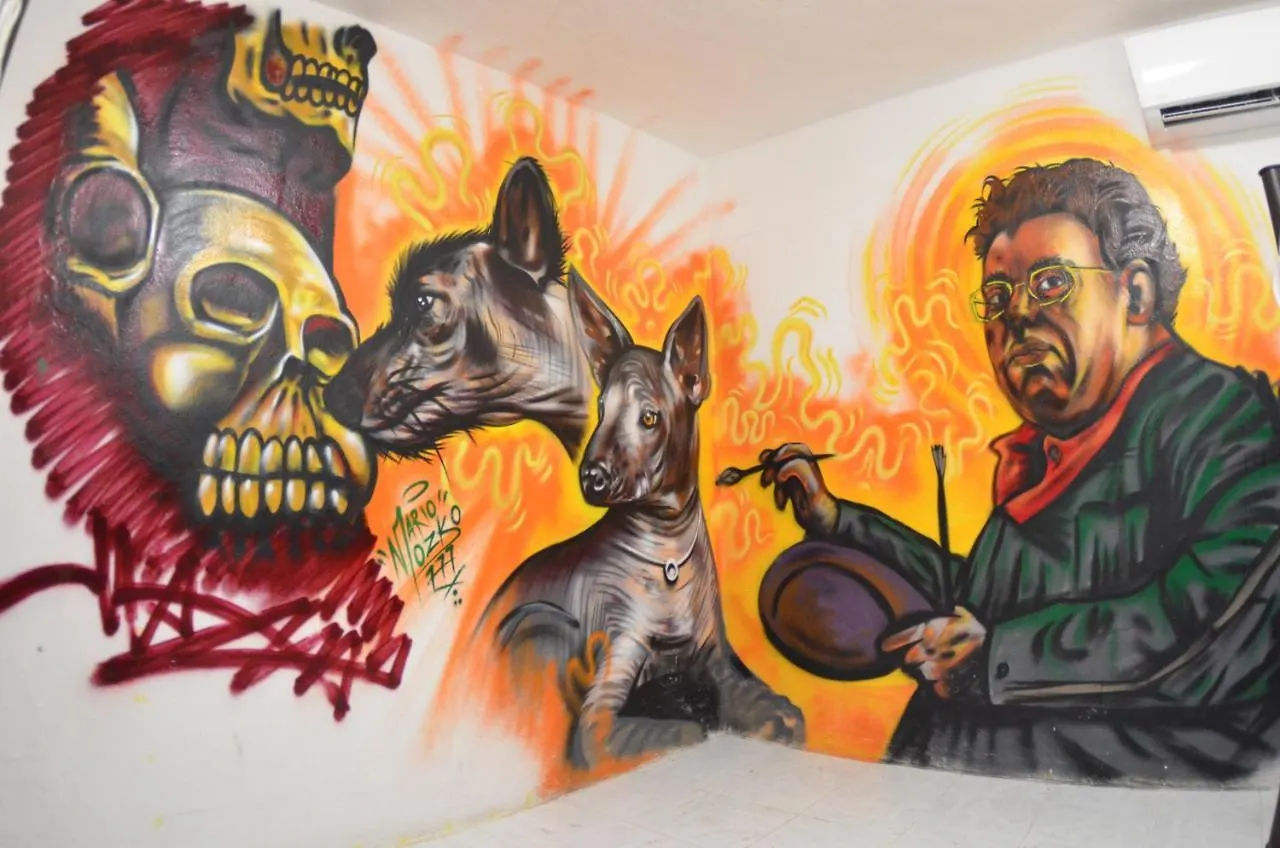 Fiesta Party Hostel - كانكون المكسيك